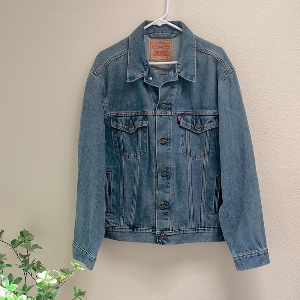 Vintage 80’s Levi Strauss Trucker Cotton Denim Jacket, Size Large #70507